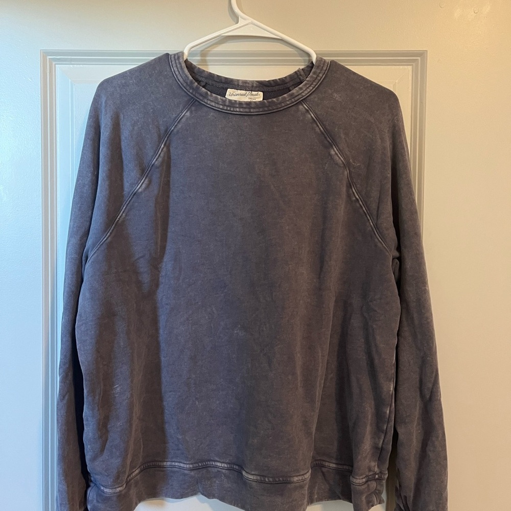 Universal Thread Women's Crewneck Sweatshirt in Faded Navy